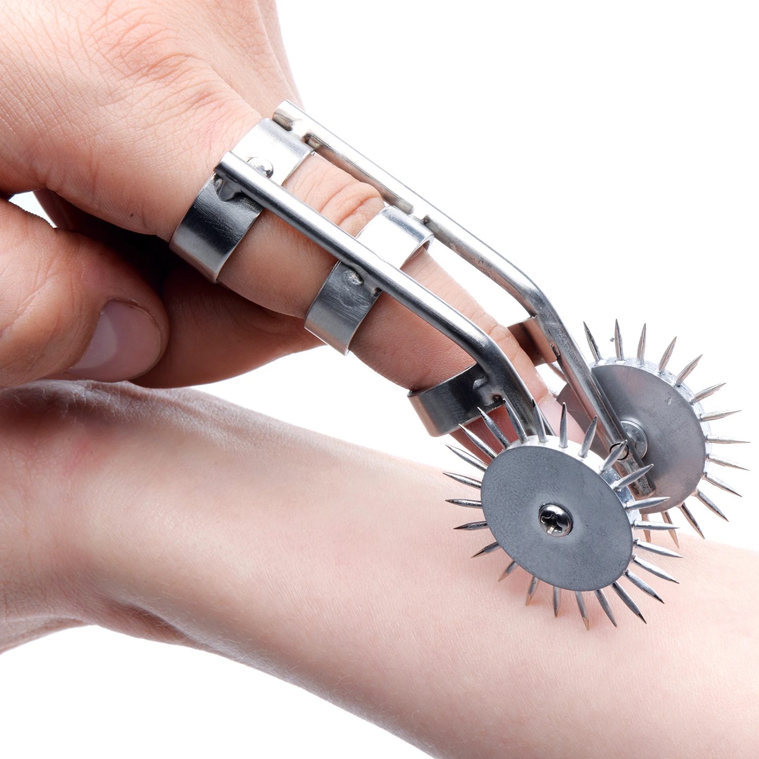 Master Series Spiked Double Finger Pinwheel 1