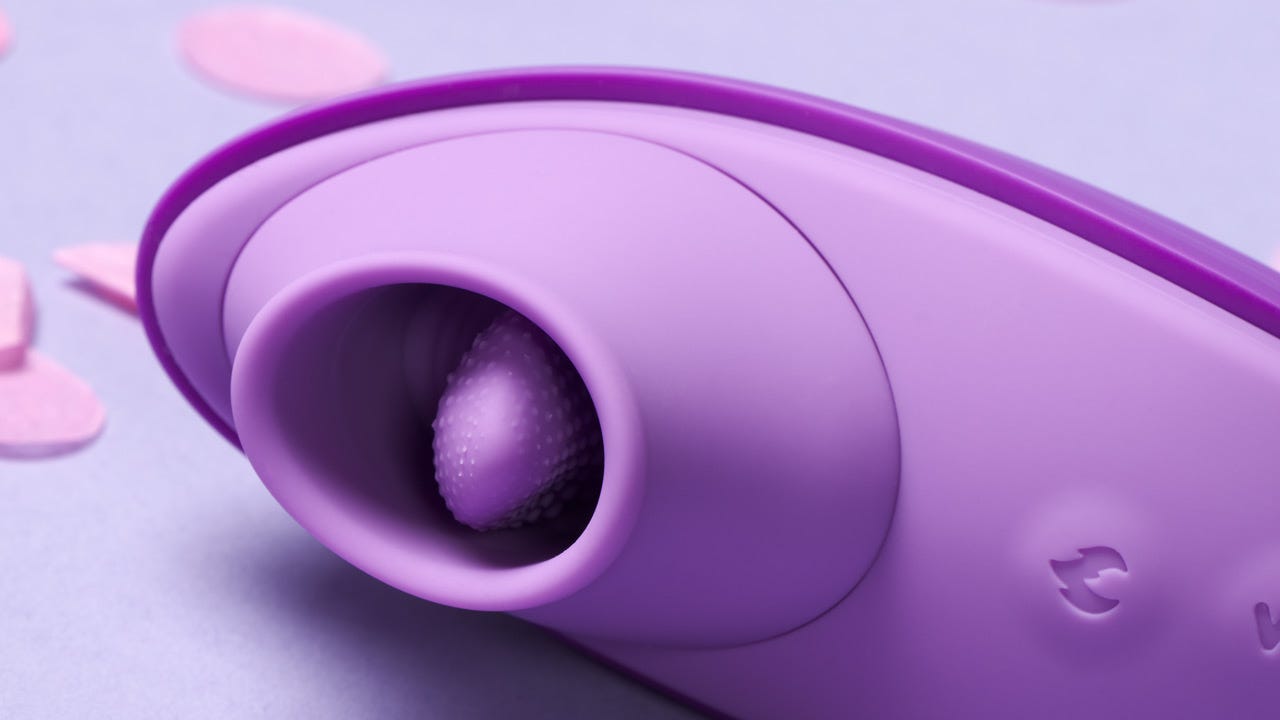 Nahaufnahme eines violetten Sexspielzeugs