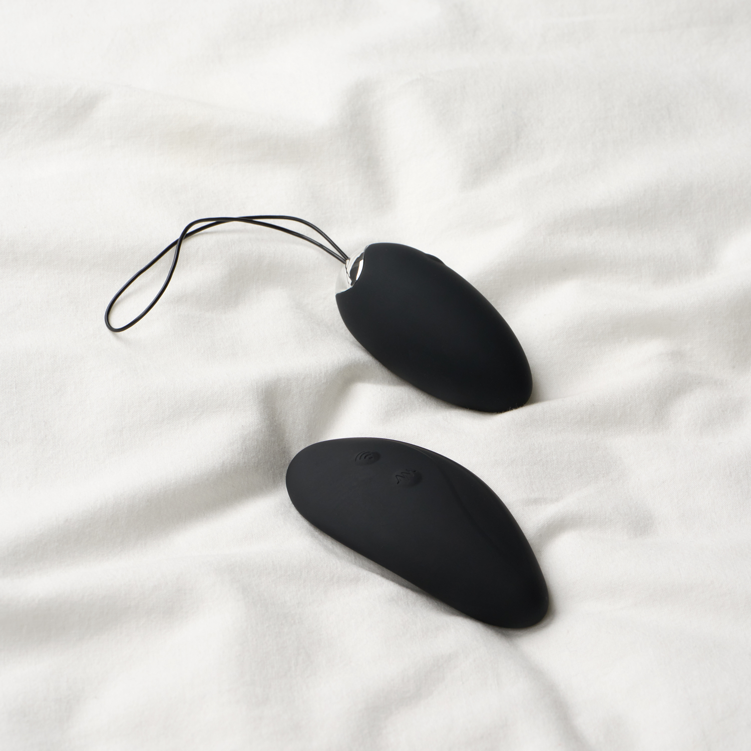 Sinful 2-in-1 Bliss Love Egg and Clitoral Vibrator 1