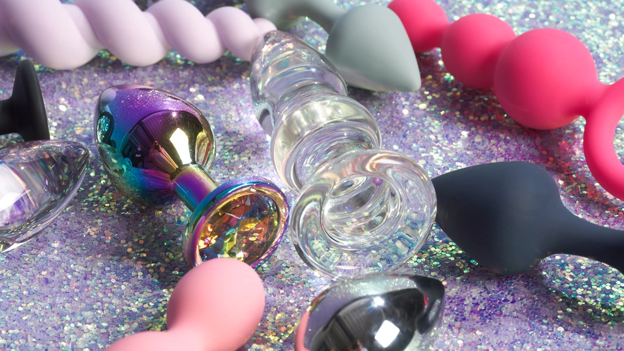 Buttplugs en andere anale seksspeeltjes