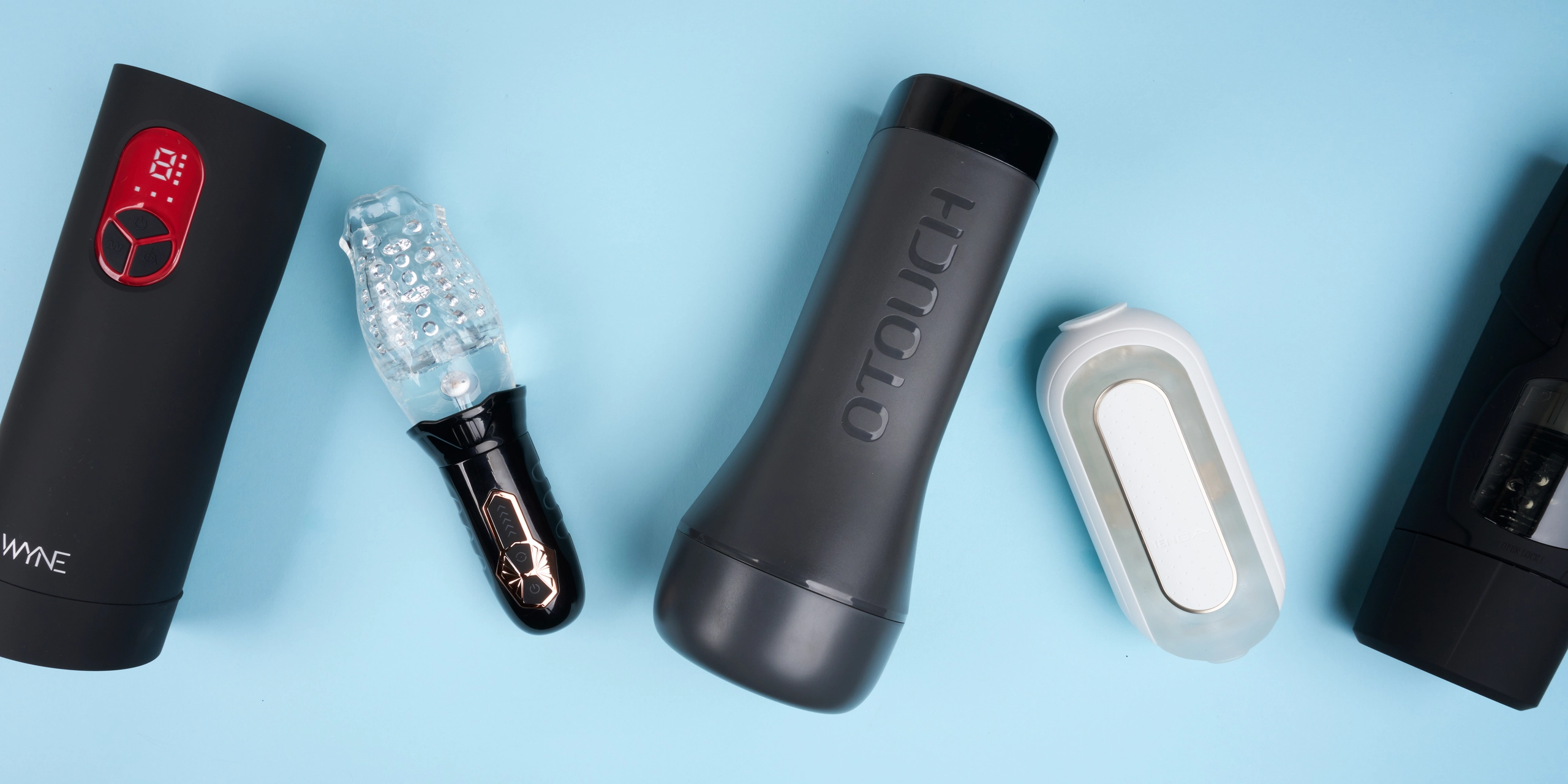 en bild av slumpmässiga grönsaker och frukter på en blå bakgrund