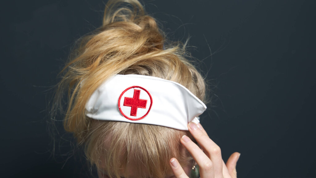 Kyse-hat til sygeplejerske