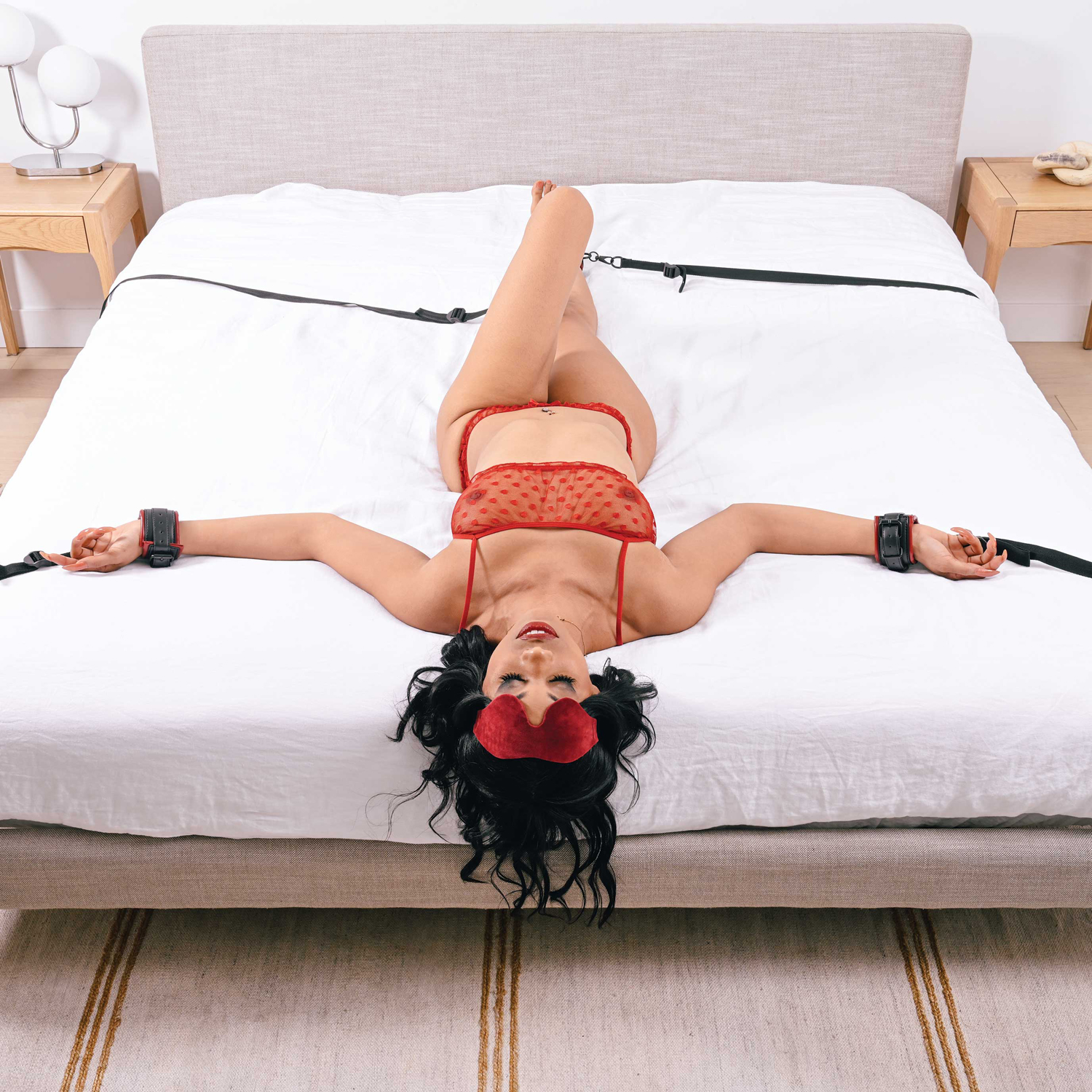 Sportsheets Saffron Under the Bed Restraint System var 2