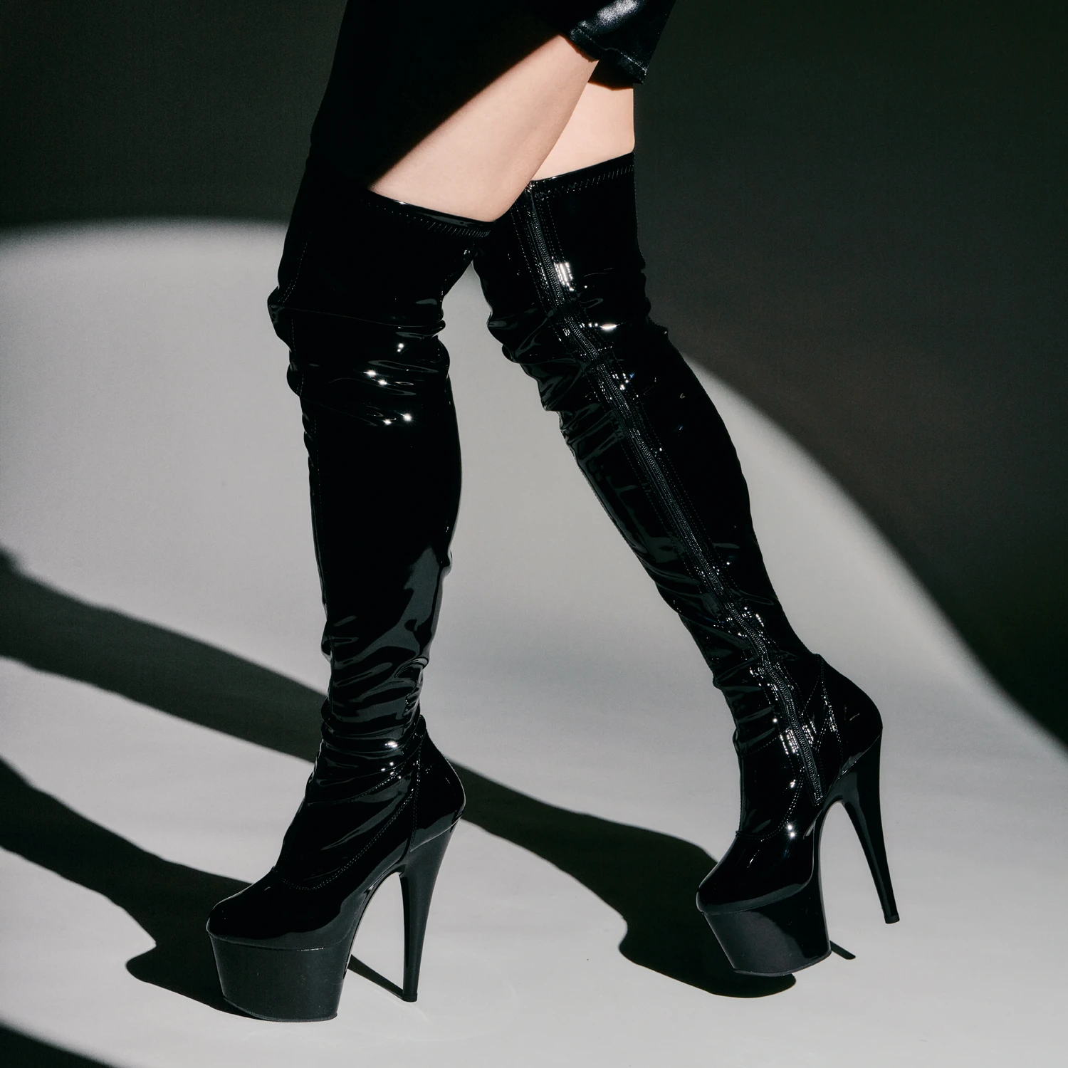 Pleaser Adore 3000 Mustat Reisipituiset Saappaat 1