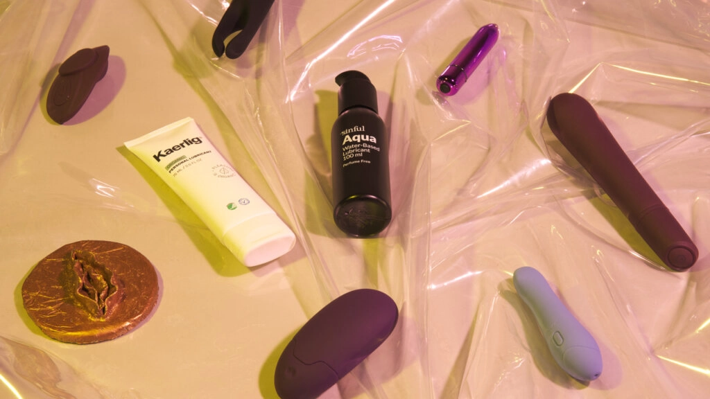 Lubrifiant et différents sextoys pour femmes