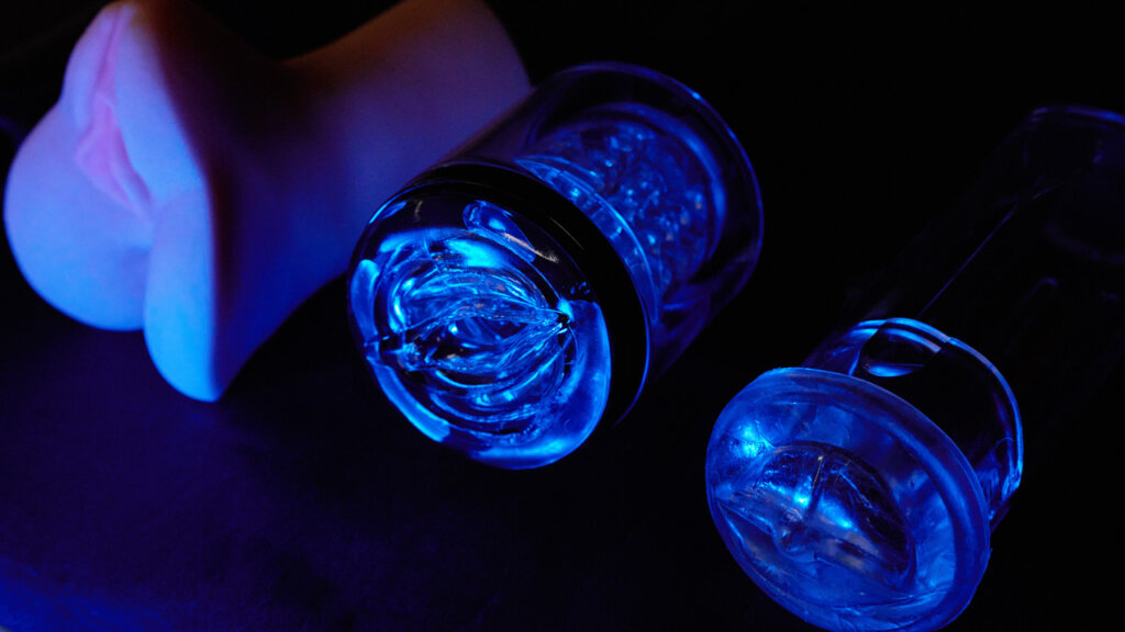 PDX Sexspielzeug in blauem Licht