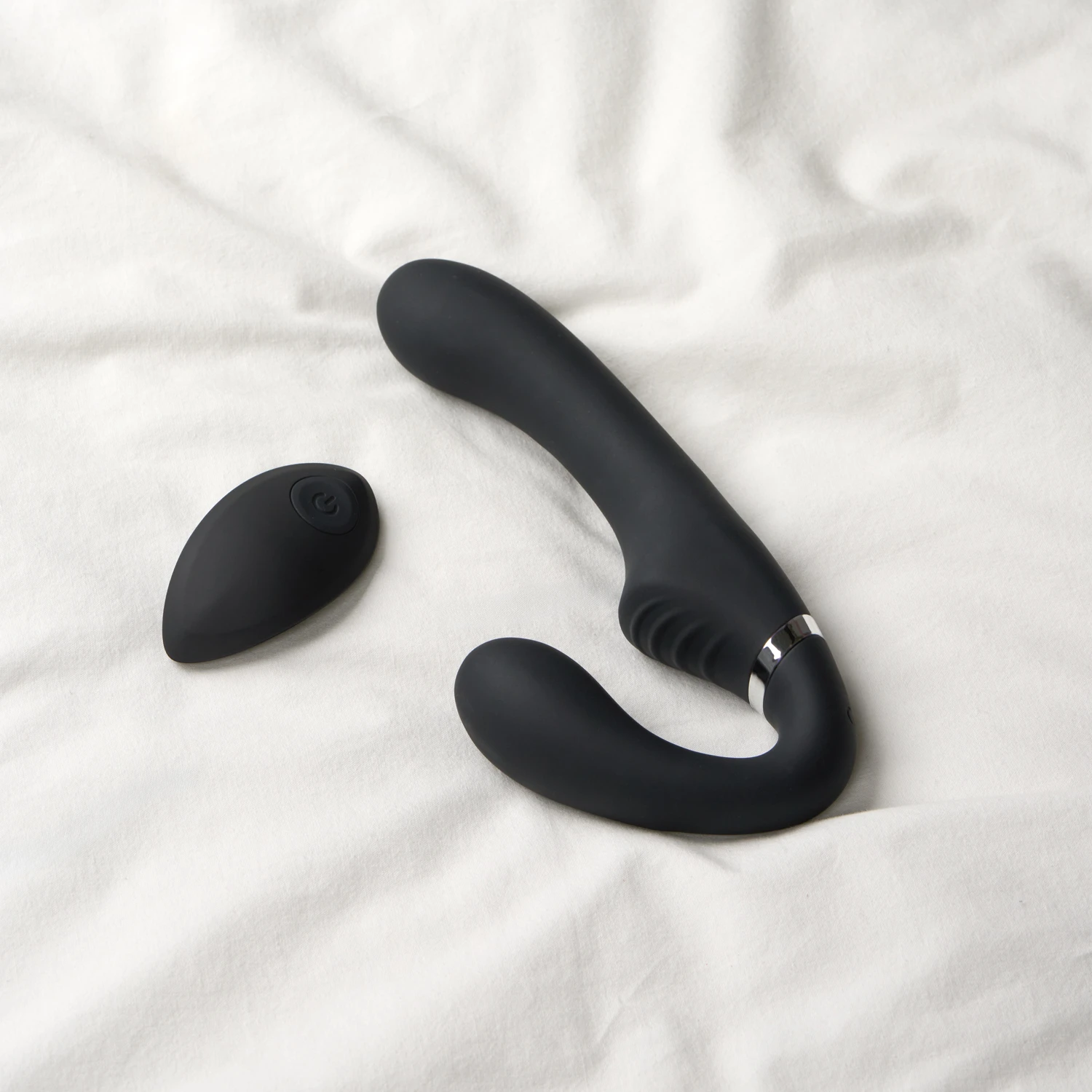 Sinful Ferngesteuerter Strap-on Dildo für Paare 21,2 cm 1