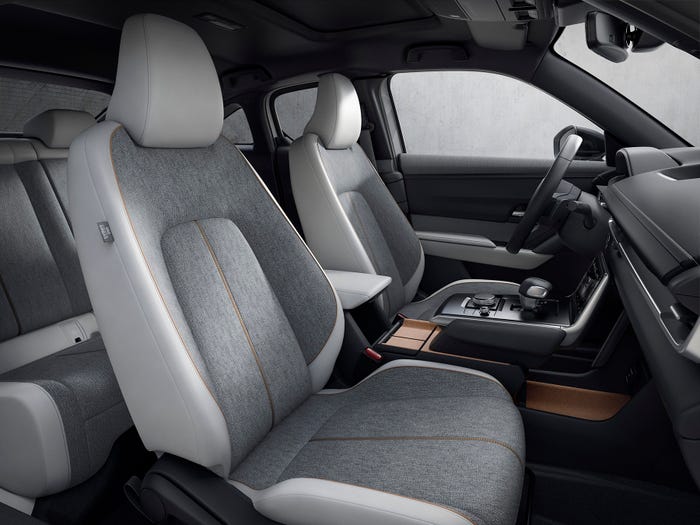 Mazda MX-30_interior.jpg