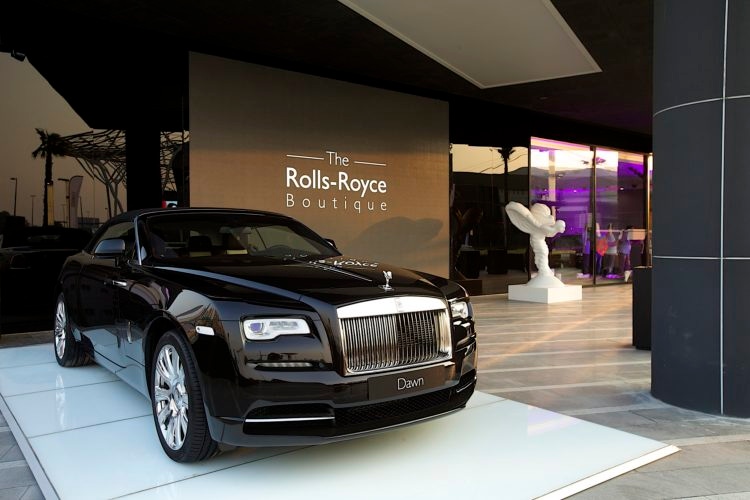 Showtime in showroom for RollsRoyce in Dubai