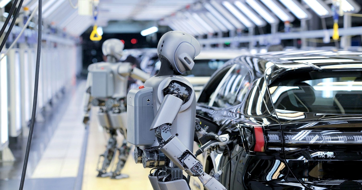 Chinese Automakers Continue Advancements in Humanoid Robots