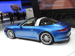 Targa goes from coupe to cabriolet in seconds