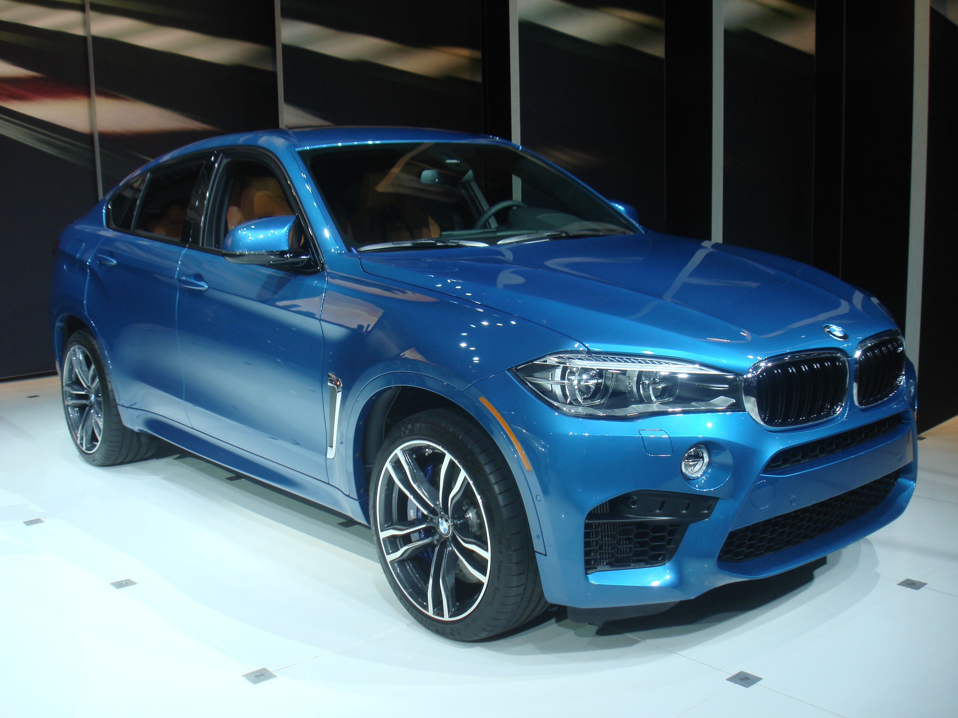 BMW Infuses X-Series CUVs With Sports-Car Performance