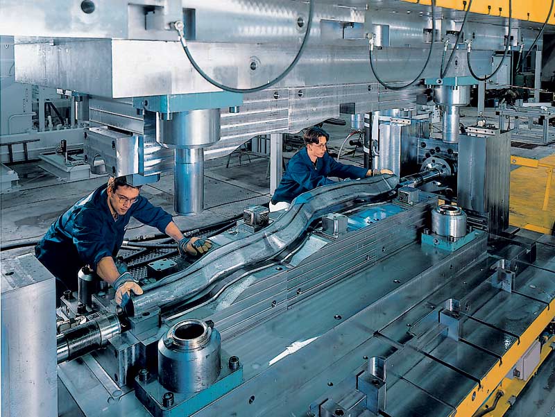 Schuler Hydroforming Expertise Draws Auto Maker Interest