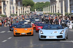 Lamborghini lovers turn out for 350car parade
