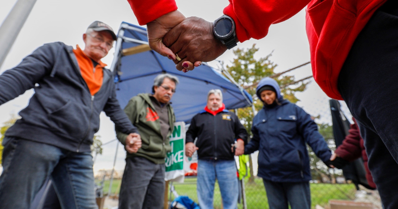 GettyImages-UAW 2019 picket - Copy GettyImages-UAW 2019 picket - Copy
