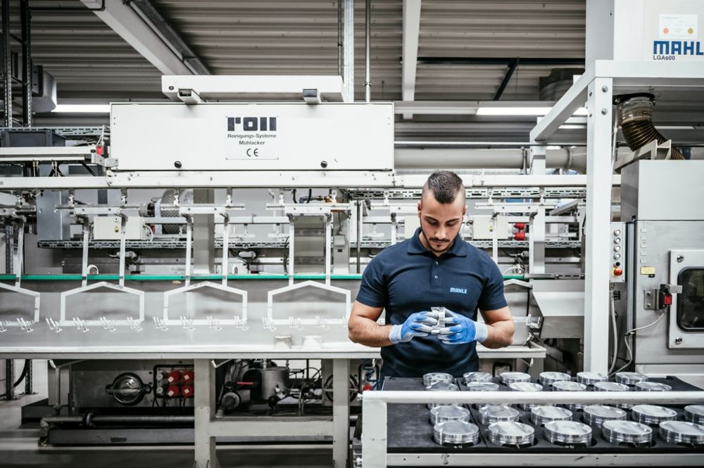 Mahle piston-production Mahle piston-production