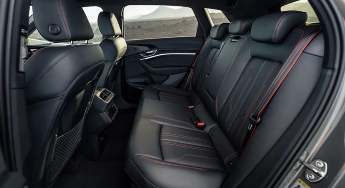 Audi Q8 e-tron 2nd row screenshot.png