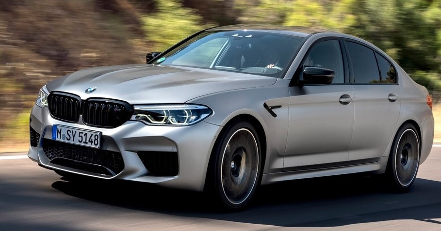 BMW Unveils Facelifted M5