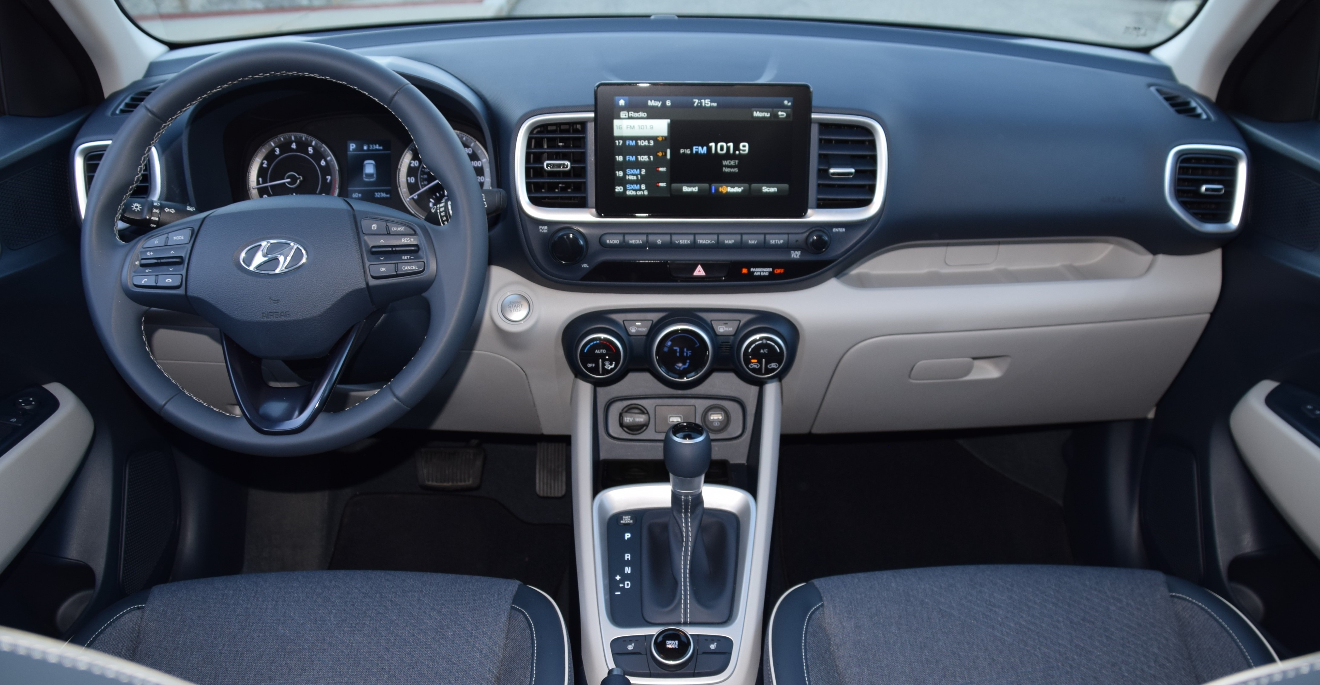 10 Best Interiors Winner ValuePriced Hyundai Venue Packed With Perks