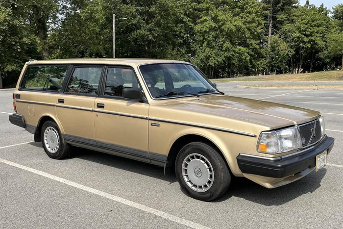 Volvo 240DL wagon 1988.jpeg