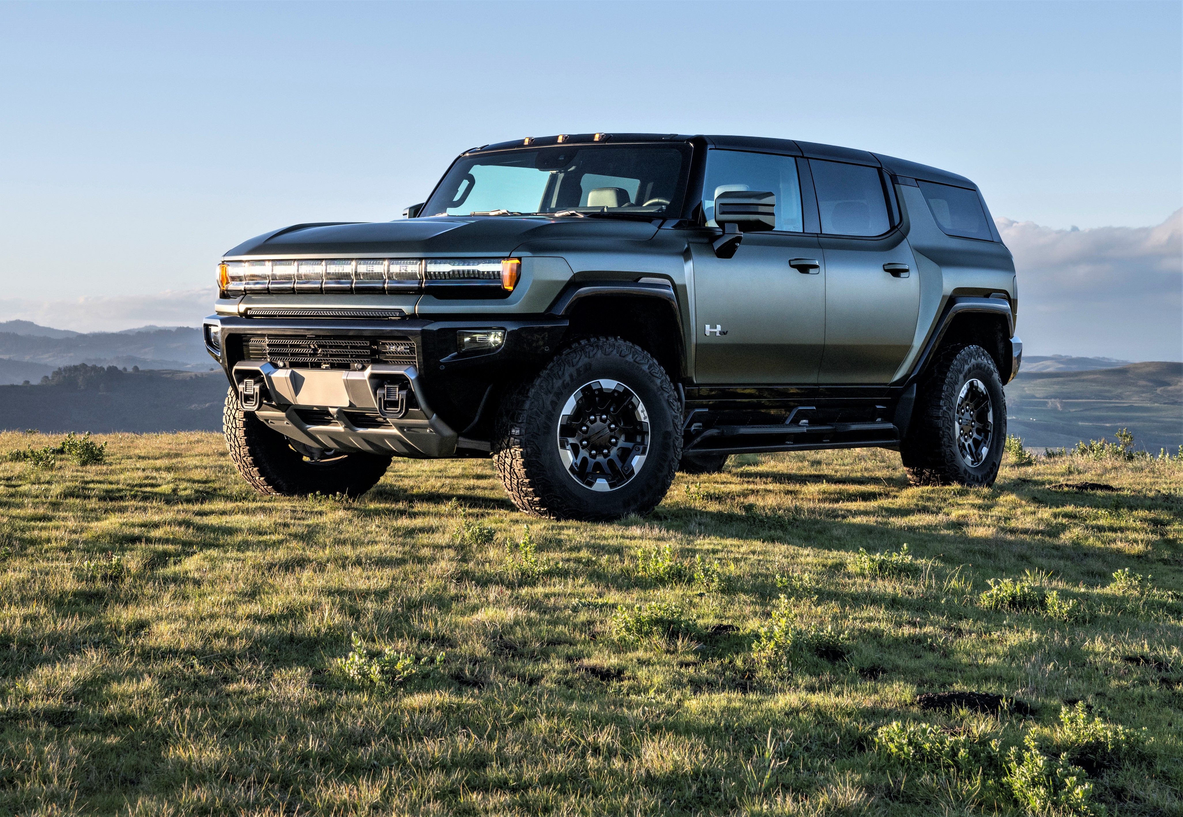 Hummer SUV Bests Pickup Sibling Off Road But Less Range