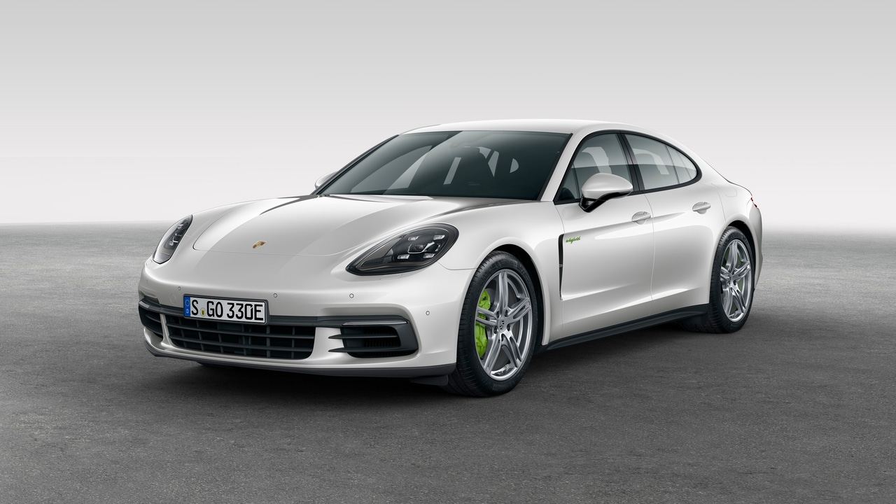 Best Fuel-Efficient Luxury Cars to Import from the UK p160393a5rgb - Best Fuel-Efficient Luxury Cars to Import from the UK