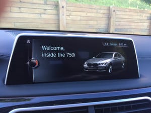 BMW 750xi welcome screen