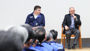 GM Korea President and CEO Kazem left GM International President Engle at January employee leadership meeting