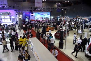 Auto makers must build in Vietnam to be in auto show