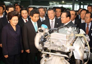 Hyundai Chairman Chung Mongkoo center third from left among South Korean dignitaries on 2007 Pyeonghwa plant tour