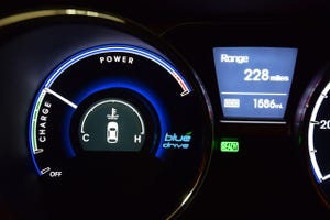 Display in Hyundai Tucson FuelCell Vehicle shows 228 miles 367 km of range