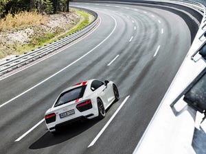 New R8rsquos rearwheel drive configuration improves weighttopower ratio