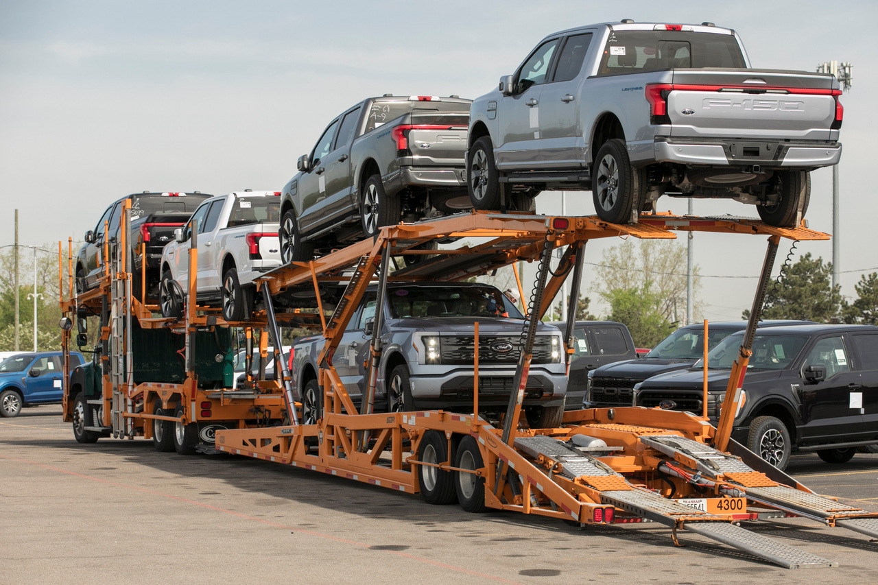 Ford F-150 Lightning_ships_01 Ford F-150 Lightning_ships_01
