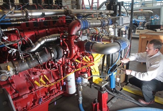 Southwest Research runs tests on sparkignited naturalgas Cummins engine modified to operate with cooled EGR Southwest Research runs tests on sparkignited naturalgas Cummins engine modified to operate with cooled EGR