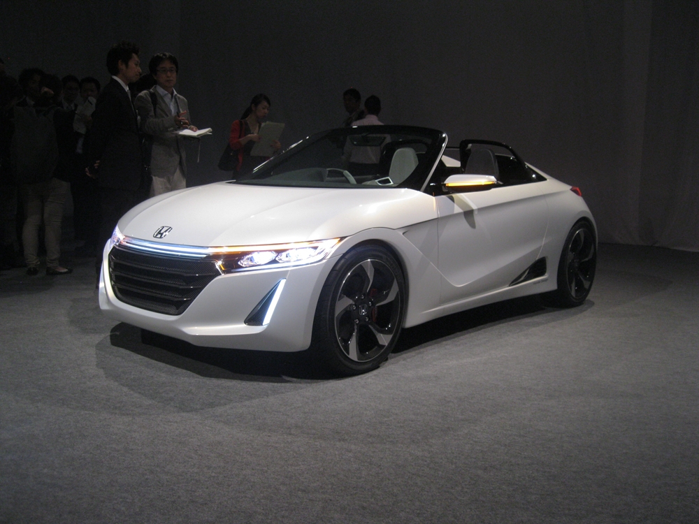 エブロ「Honda S660 Concept Tokyo Motor …」 Honda Previews New Convertible Sports Car With S660 Concept