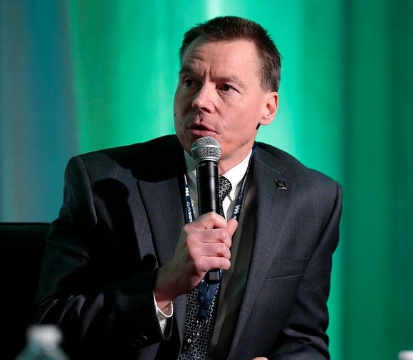 Jeff Luke WardsAuto Engine and Propulsion Summit.jpg Jeff Luke WardsAuto Engine and Propulsion Summit.jpg