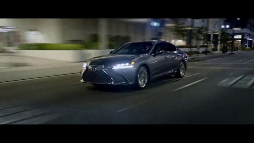 Top-ranked Lexus ad contrasts “excellence” with “mastery.”