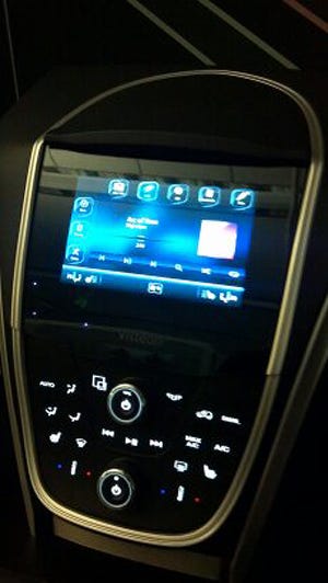 Visteon infotainment system features curved screen