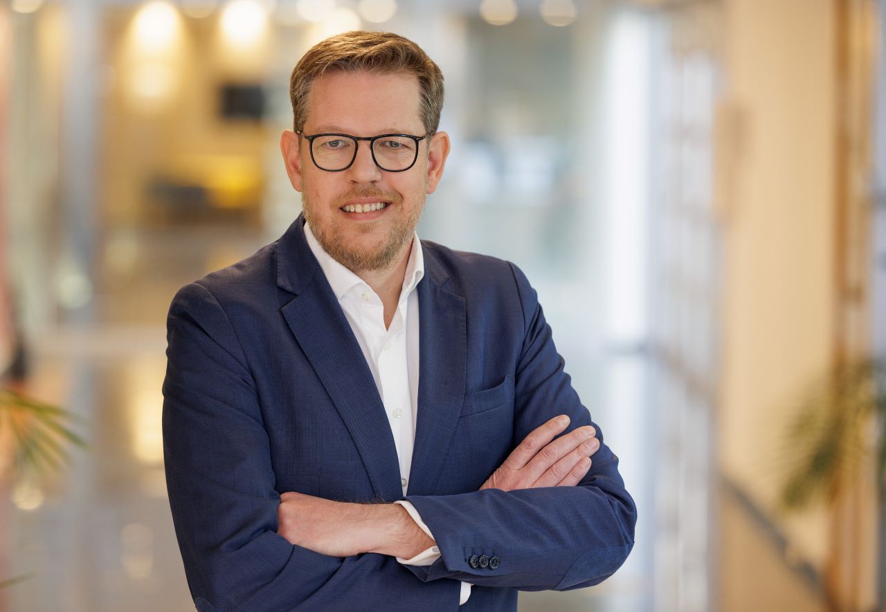 Renault Appoints CFO as Interim Boss