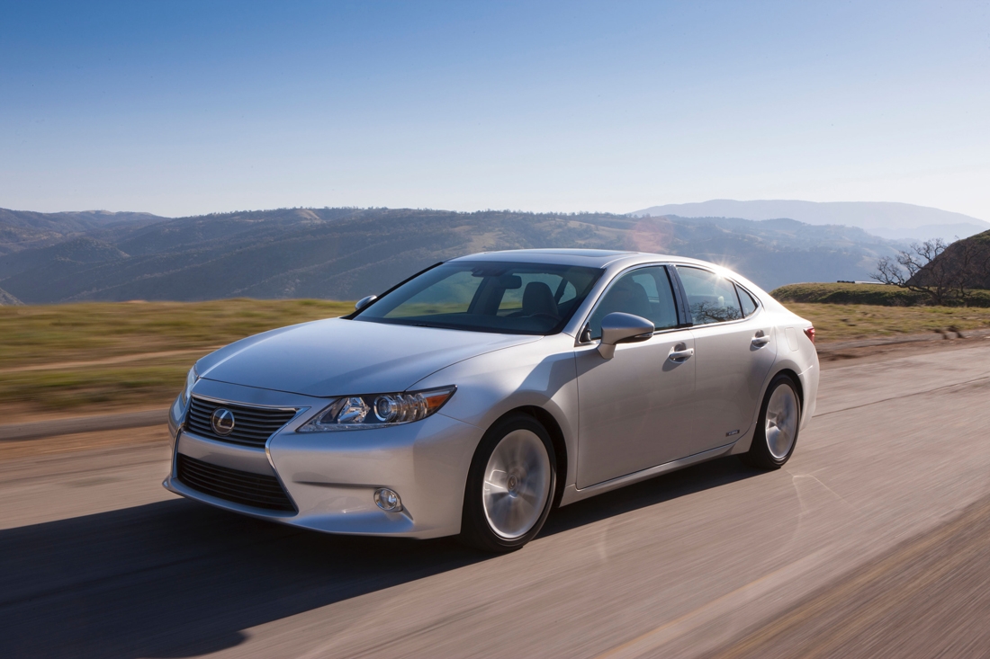 Lexus ES Sedan, New Hybrid Debut in New York