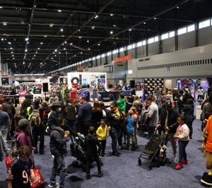 Picture of people at chicago auto show