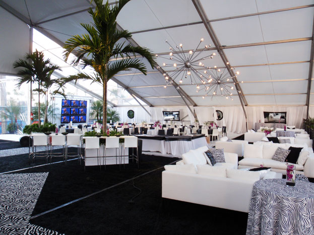 N.F.L. Hosts Official Super Bowl Tailgate and Hospitality