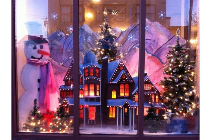 Store Window Display Design and Construction