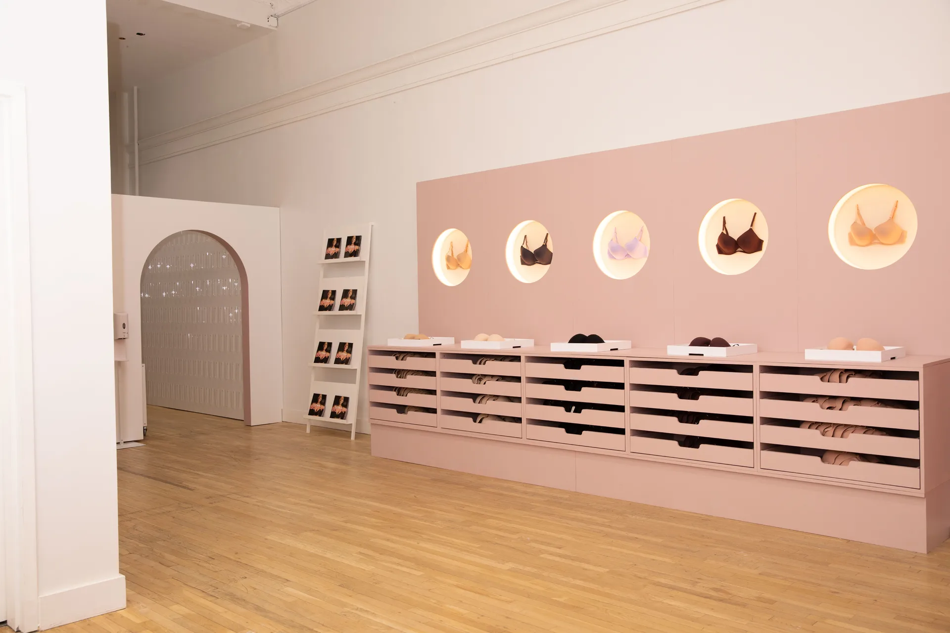 Pub Bra Soma's NYC Pop-Up Bra Shopping Experience