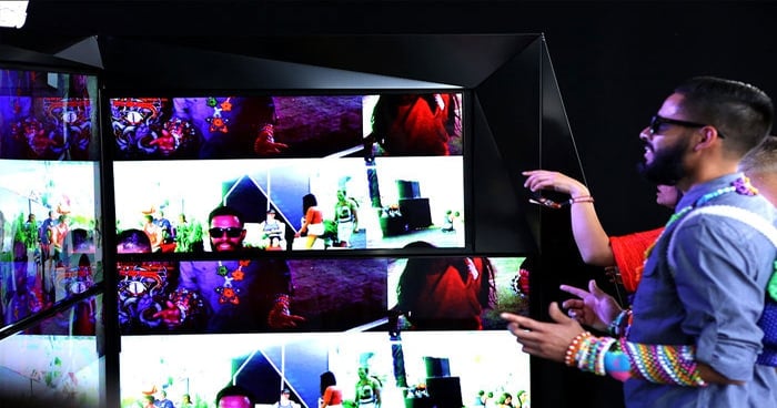 For Rent: a Photo Booth With Interactive Effects