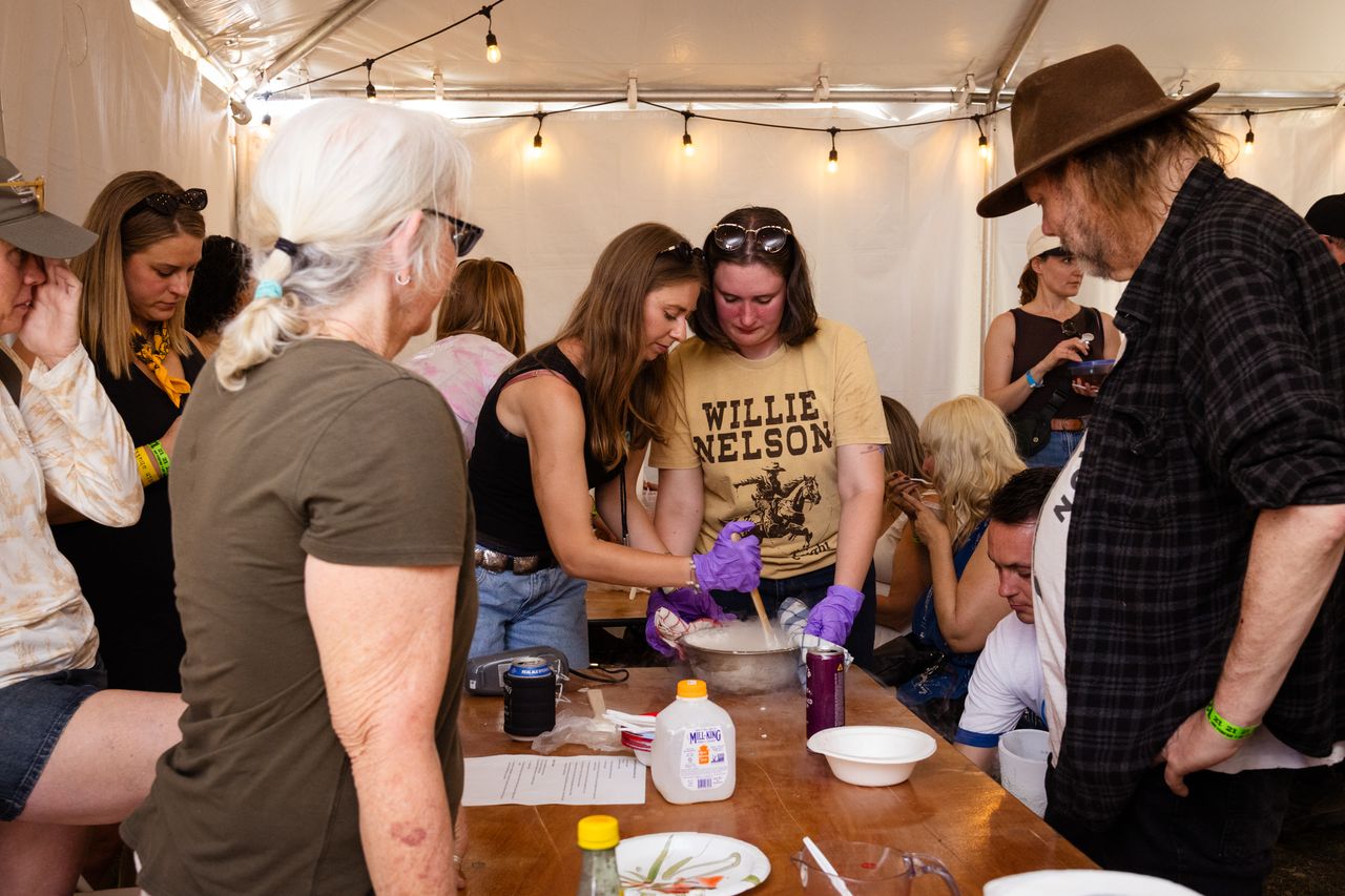 CERN_at_Luck_Reunion_35_credit_Brittany_NO_FOMO.jpg CERN_at_Luck_Reunion_35_credit_Brittany_NO_FOMO.jpg