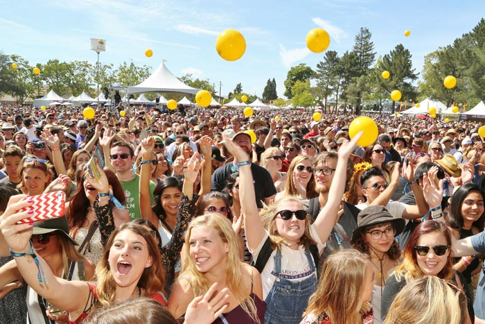 happy_crowd_at_bottlerock.png