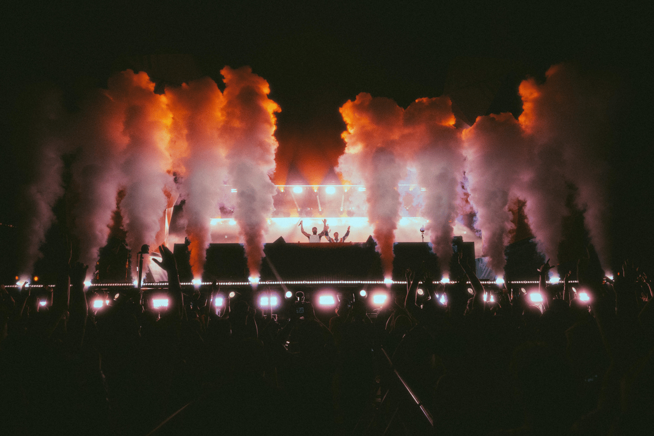 101224_Chainsmokers_WorldsAway_danielmacadangdang_1.67250518b15f7.png 101224_Chainsmokers_WorldsAway_danielmacadangdang_1.67250518b15f7.png