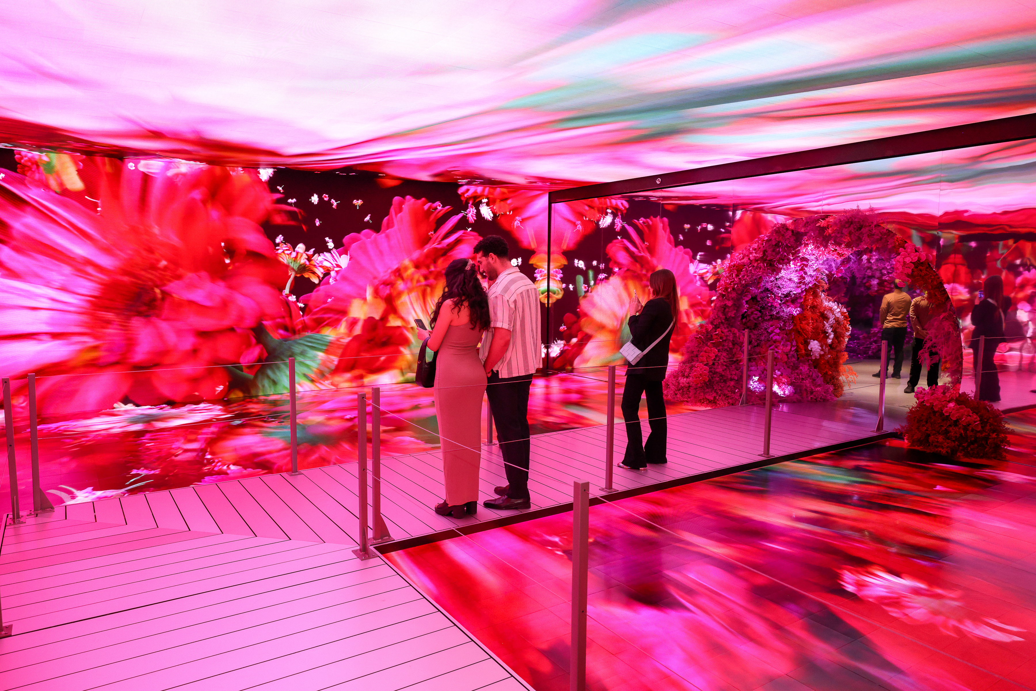 See Inside Jeff Leatham's New Immersive Floral Exhibition