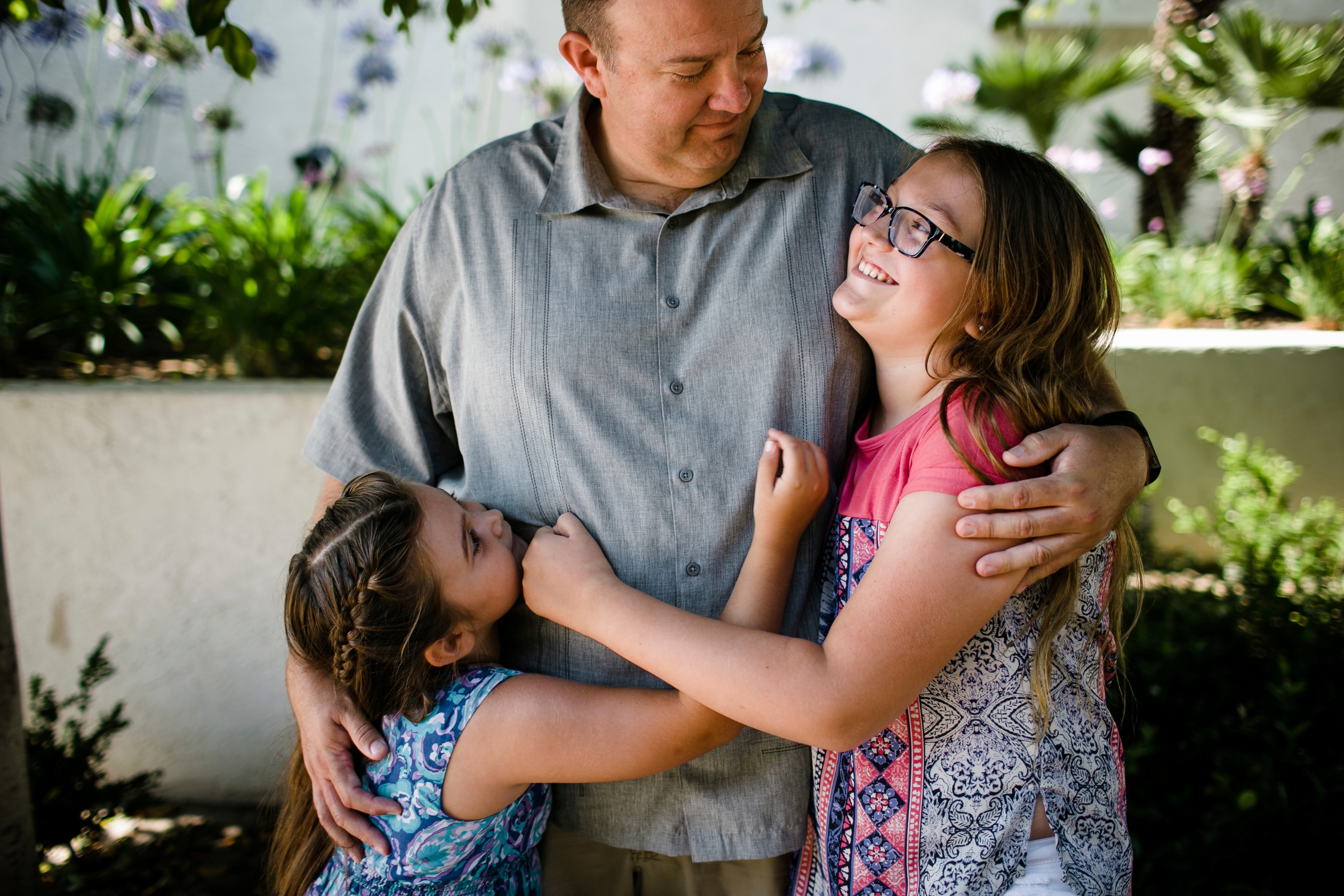 μπαμπάς με τις κόρες του